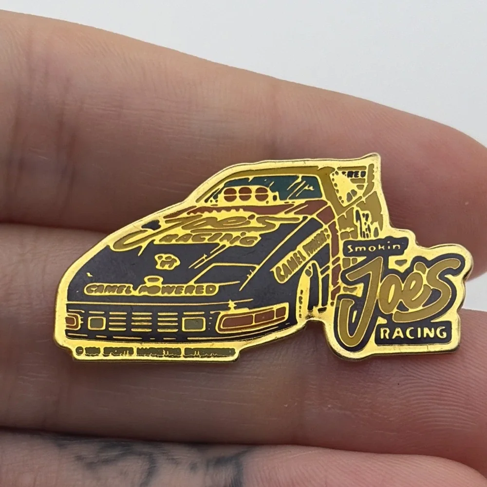 Camel Smokin’ Joe’s Racing Car Tobacco Company NASCAR Lapel Hat Pin Vintage 1994